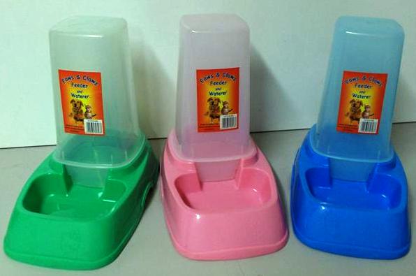 SMALL 2-IN-1 WATERER / FEEDER SMALL 2-IN-1 WATERER / FEEDER